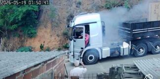 Acidente com carreta assusta moradores de Santo Agostinho.